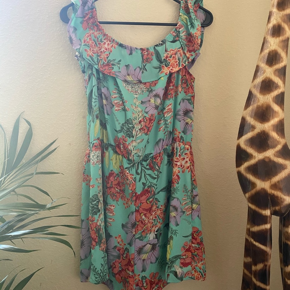 FLORAL ROMPER! ⚜️ - Picture 2 of 3